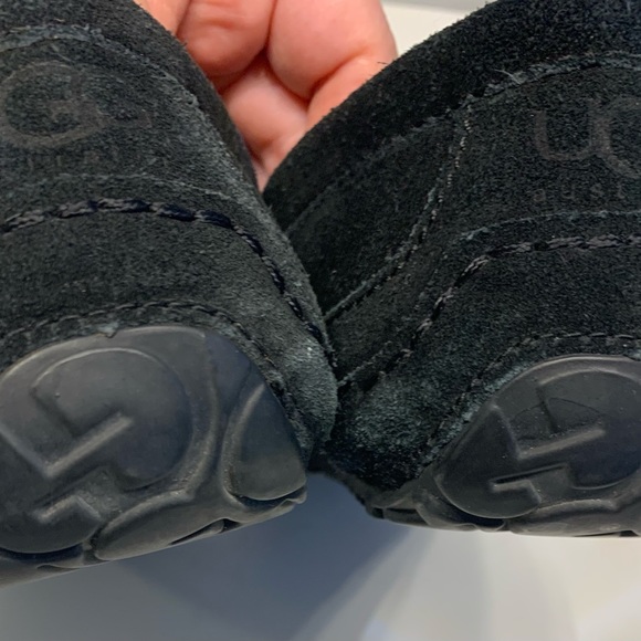 UGG - US 8 black genuine leather slippers shearling - Picture 4 of 6